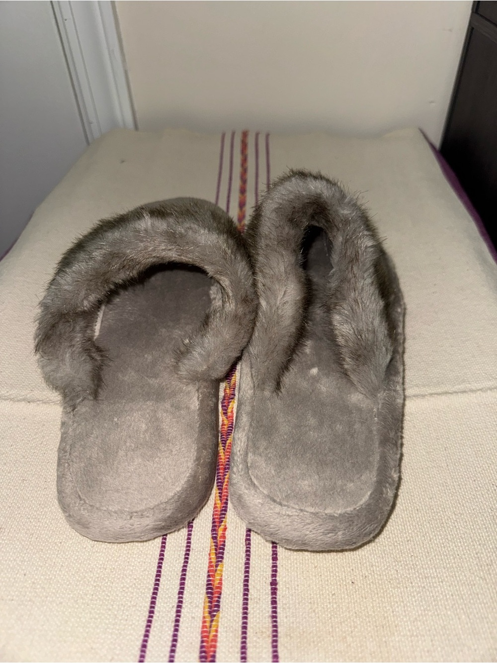 Pottery Barn Women's Faux-Fur Gray Slip-On Slippers - Picture 3 of 9